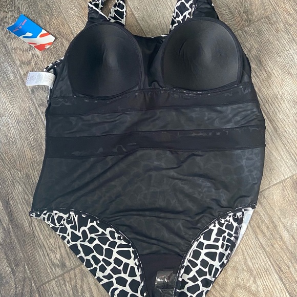 Sun & Sea women’s swimsuits - Picture 6 of 12